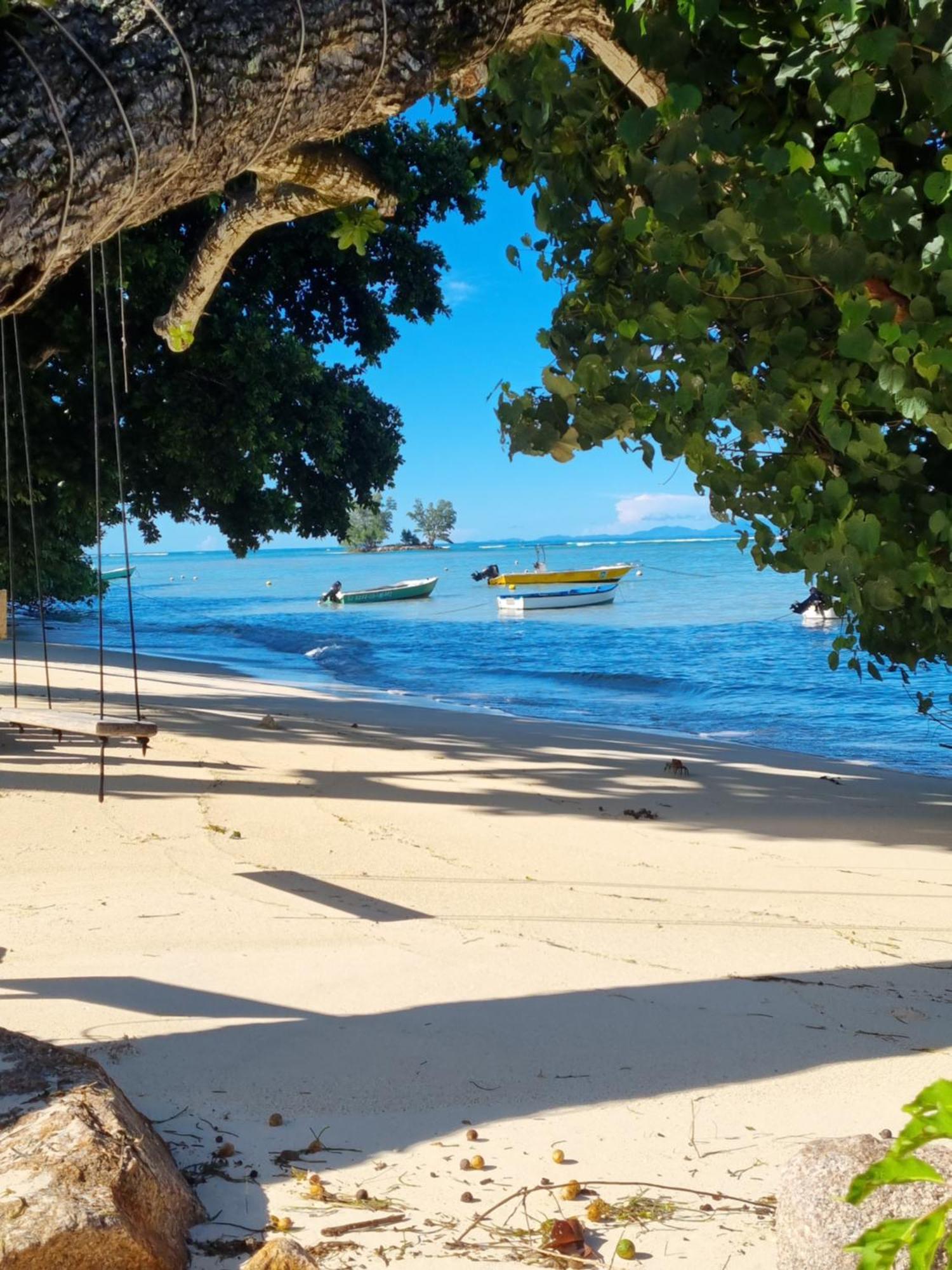 La Digue Luxury Beach & Spa Exterior photo