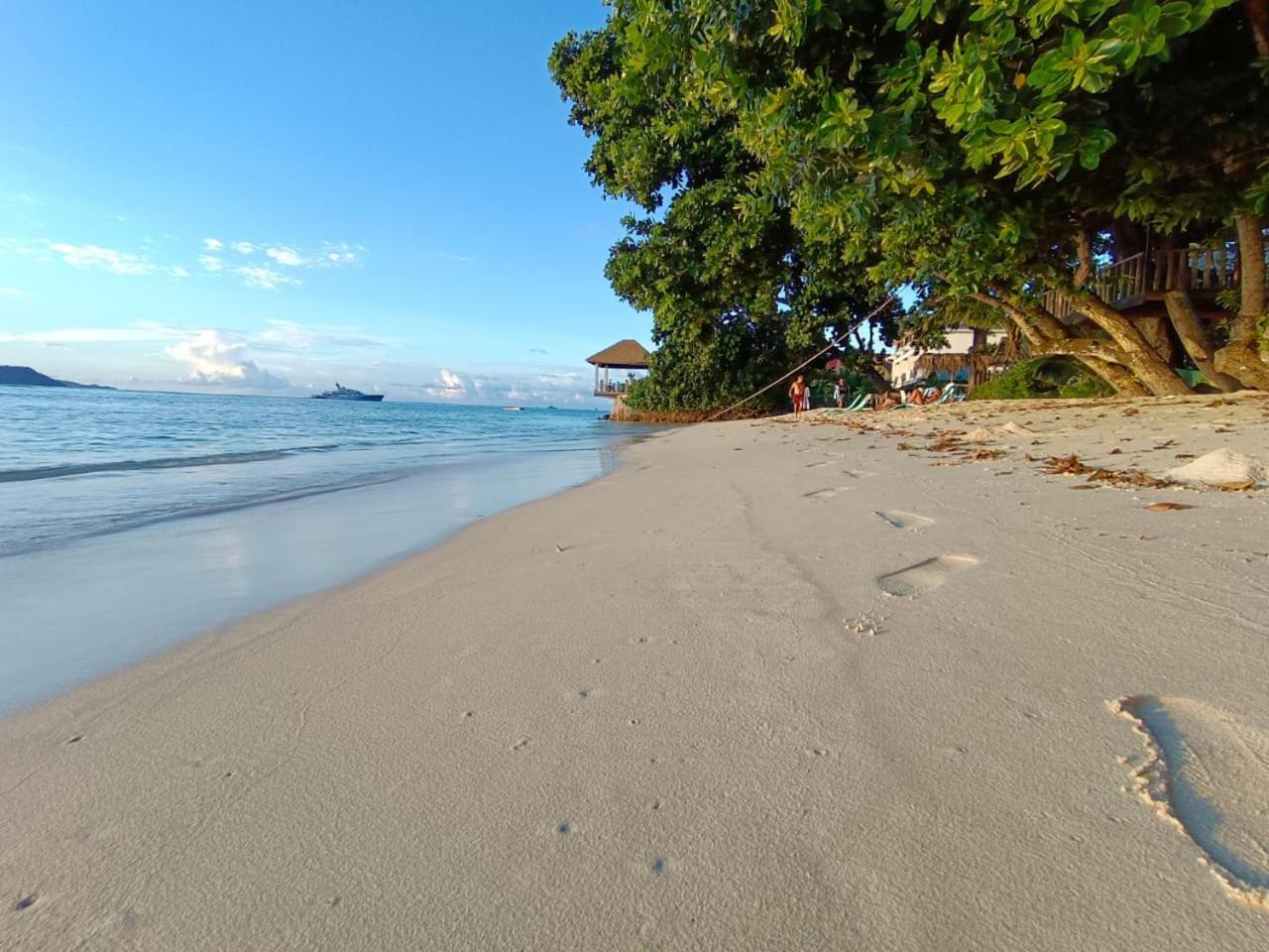 La Digue Luxury Beach & Spa Exterior photo